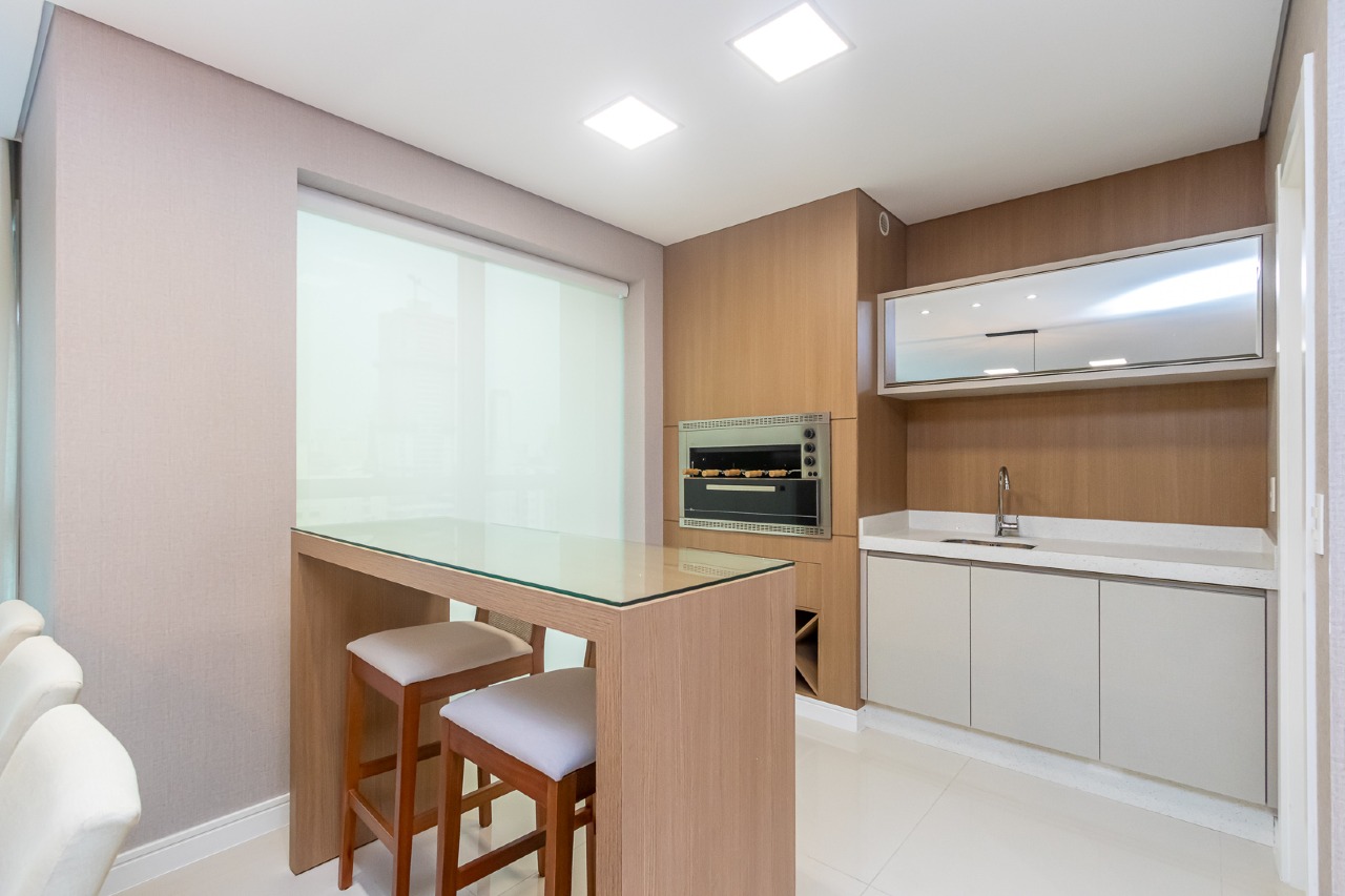 Foto do imóvel Apartamento Mobiliado com 04 dormitórios á venda no Edifício Puerto Velero em Balneário Camboriú