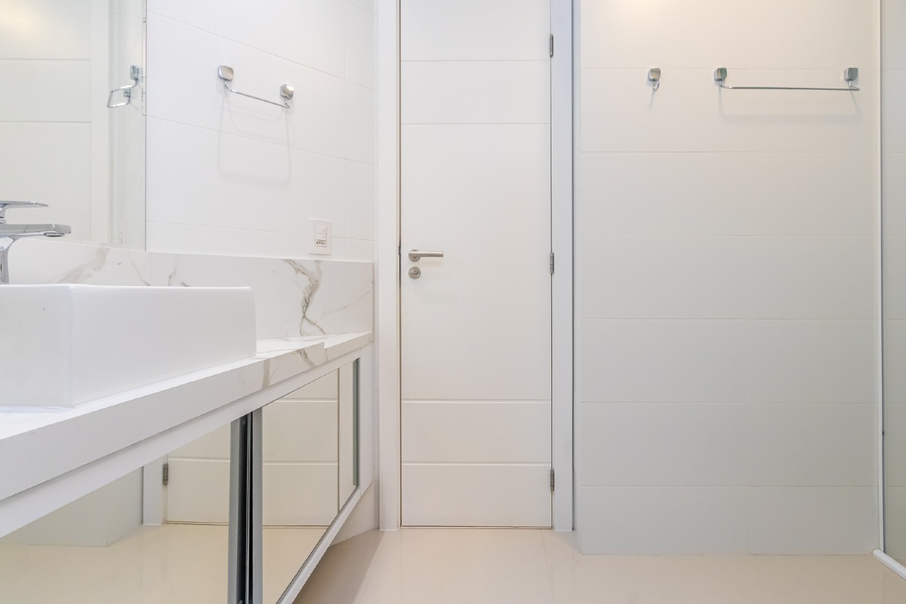Foto do imóvel Apartamento Mobiliado com 04 dormitórios á venda no Edifício Puerto Velero em Balneário Camboriú