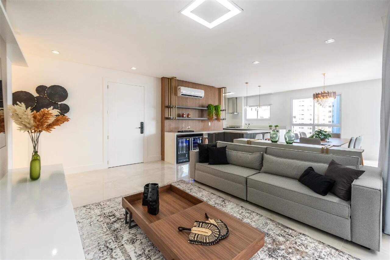 Apartamento com 4 suítes no Bréscia Residencial na Barra Sul em Balneário Camboriú