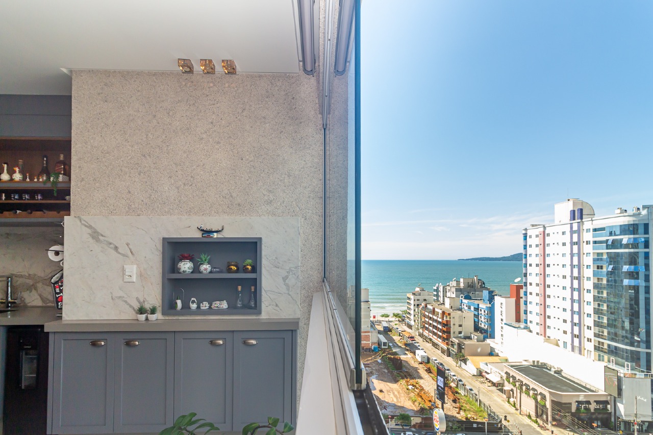 Foto do imóvel Apartamento Mobiliado com 4 Suítes no Edifício Montpellier em Meia Praia