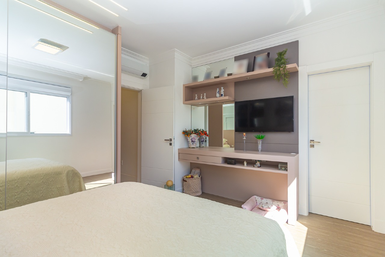 Foto do imóvel Apartamento Mobiliado com 4 Suítes no Edifício Montpellier em Meia Praia