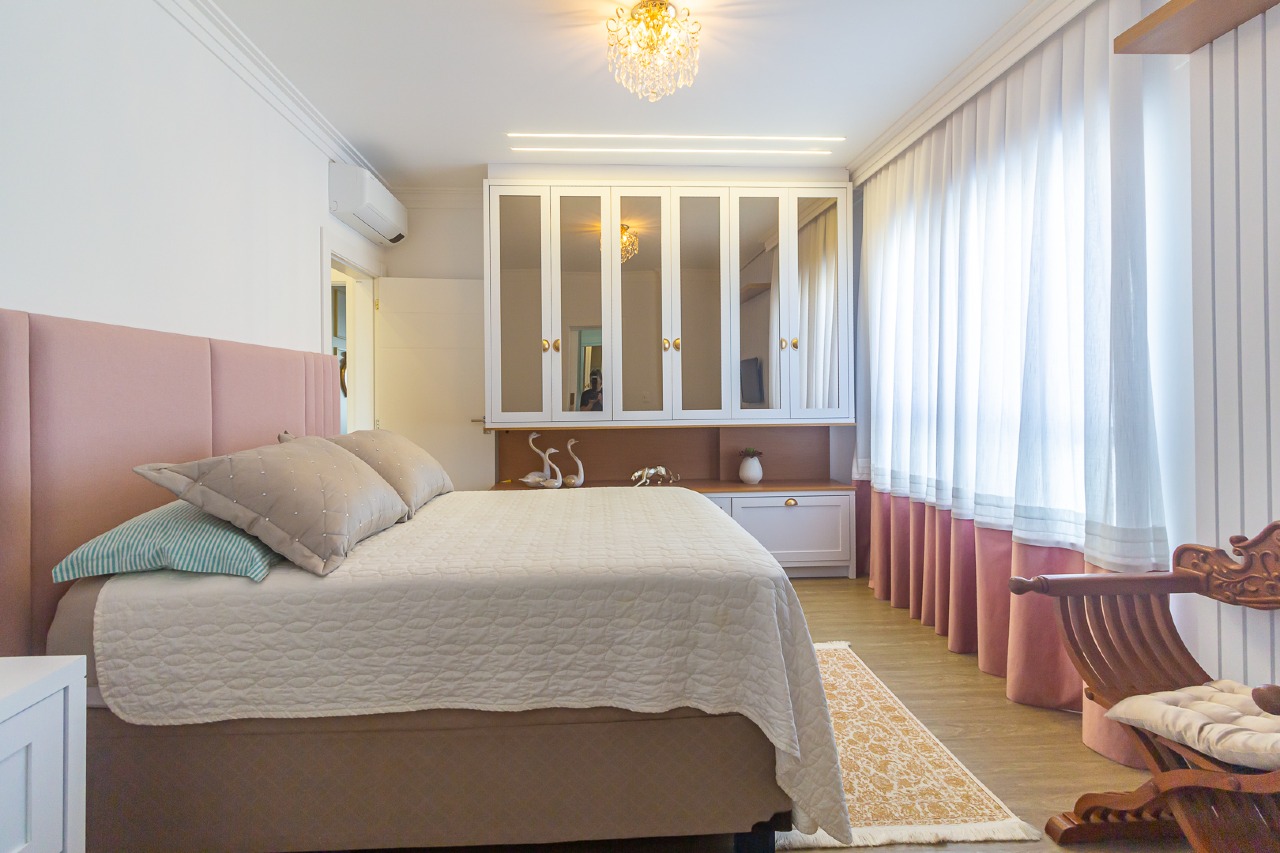 Foto do imóvel Apartamento Mobiliado com 4 Suítes no Edifício Montpellier em Meia Praia