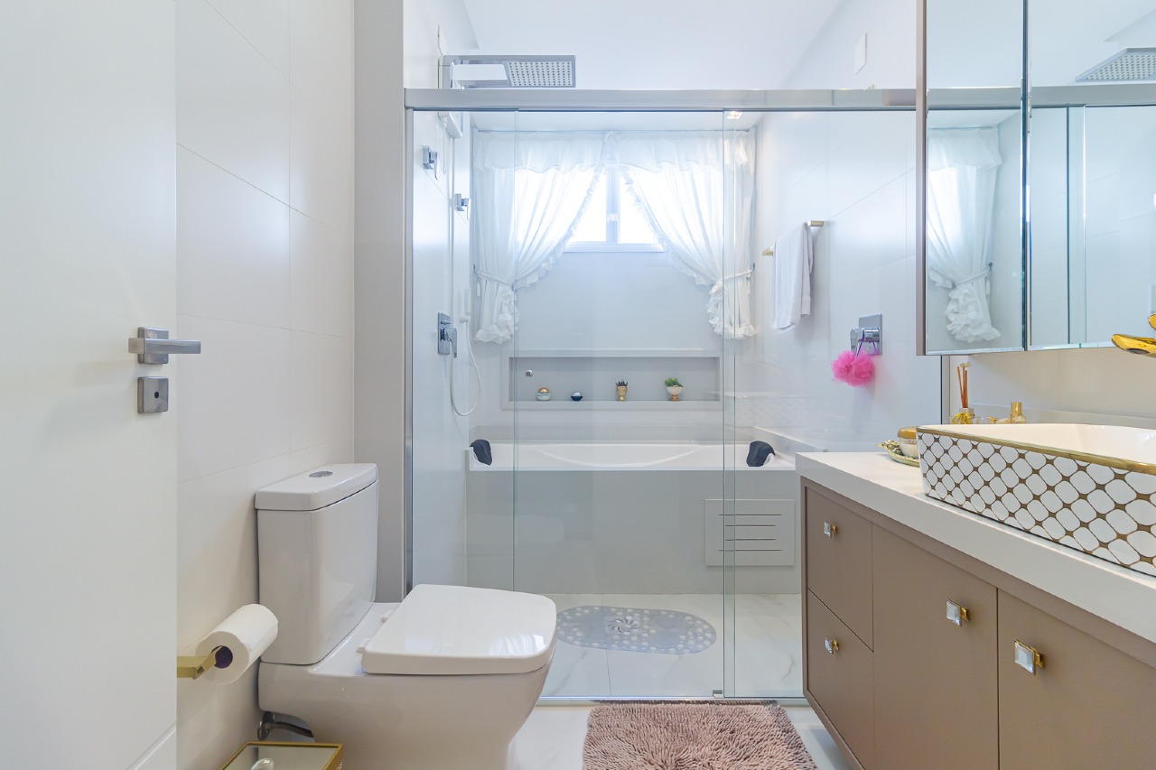 Foto do imóvel Apartamento Mobiliado com 4 Suítes no Edifício Montpellier em Meia Praia