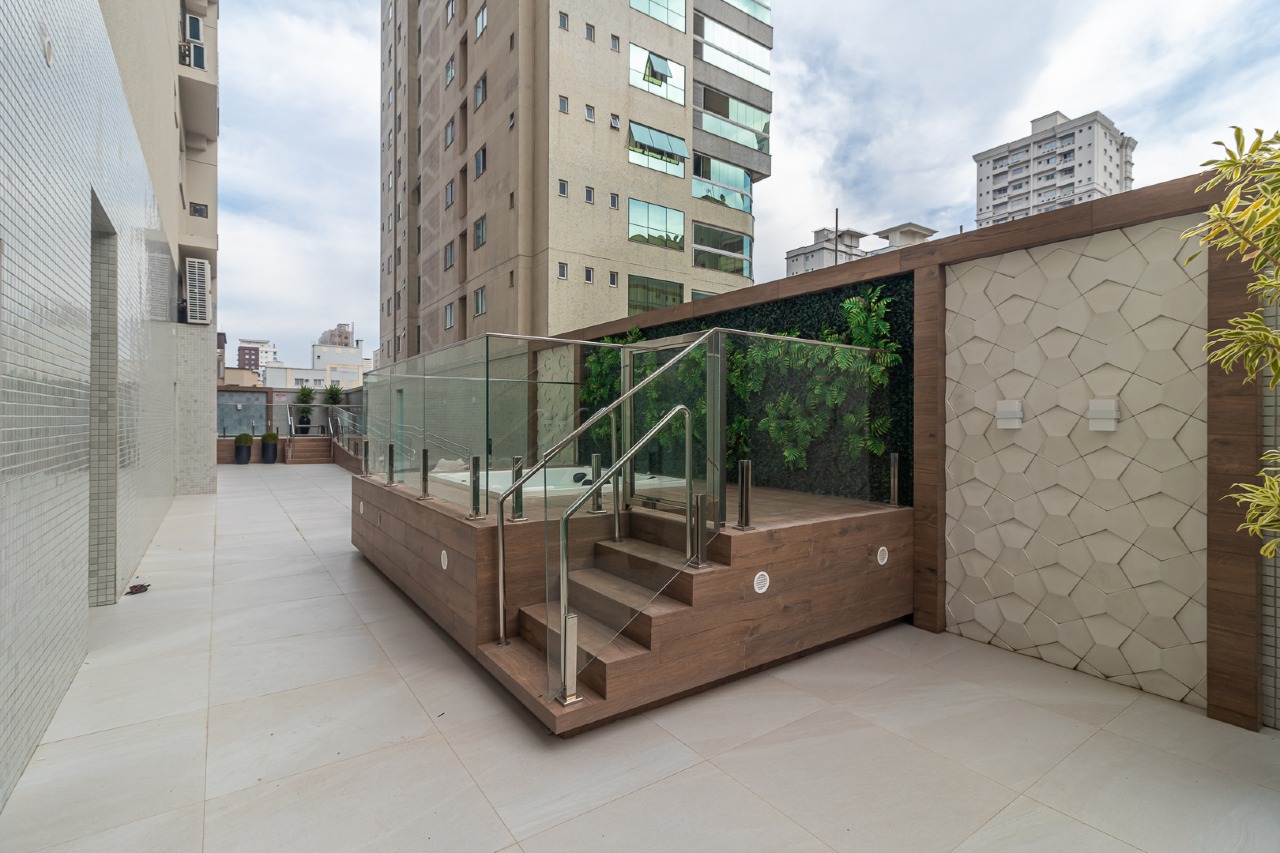 Foto do imóvel Apartamento Mobiliado com 4 Suítes no Edifício Montpellier em Meia Praia