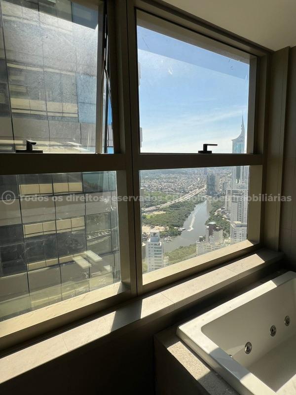 Foto do imóvel Apartamento no Yachthouse Balneário Camboriú – 261m², 4 suítes e lazer exclusivo