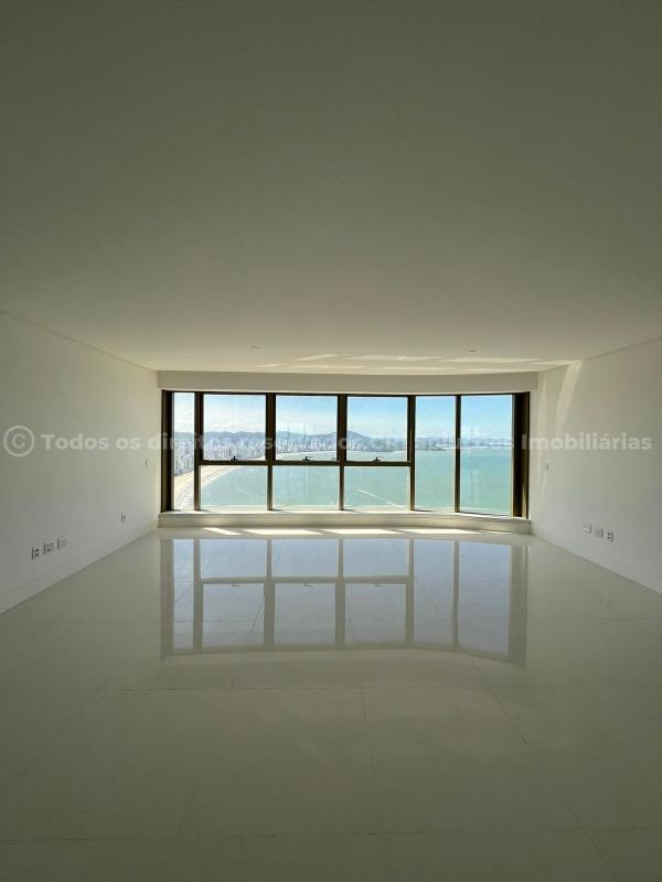 Foto do imóvel Apartamento no Yachthouse Balneário Camboriú – 261m², 4 suítes e lazer exclusivo
