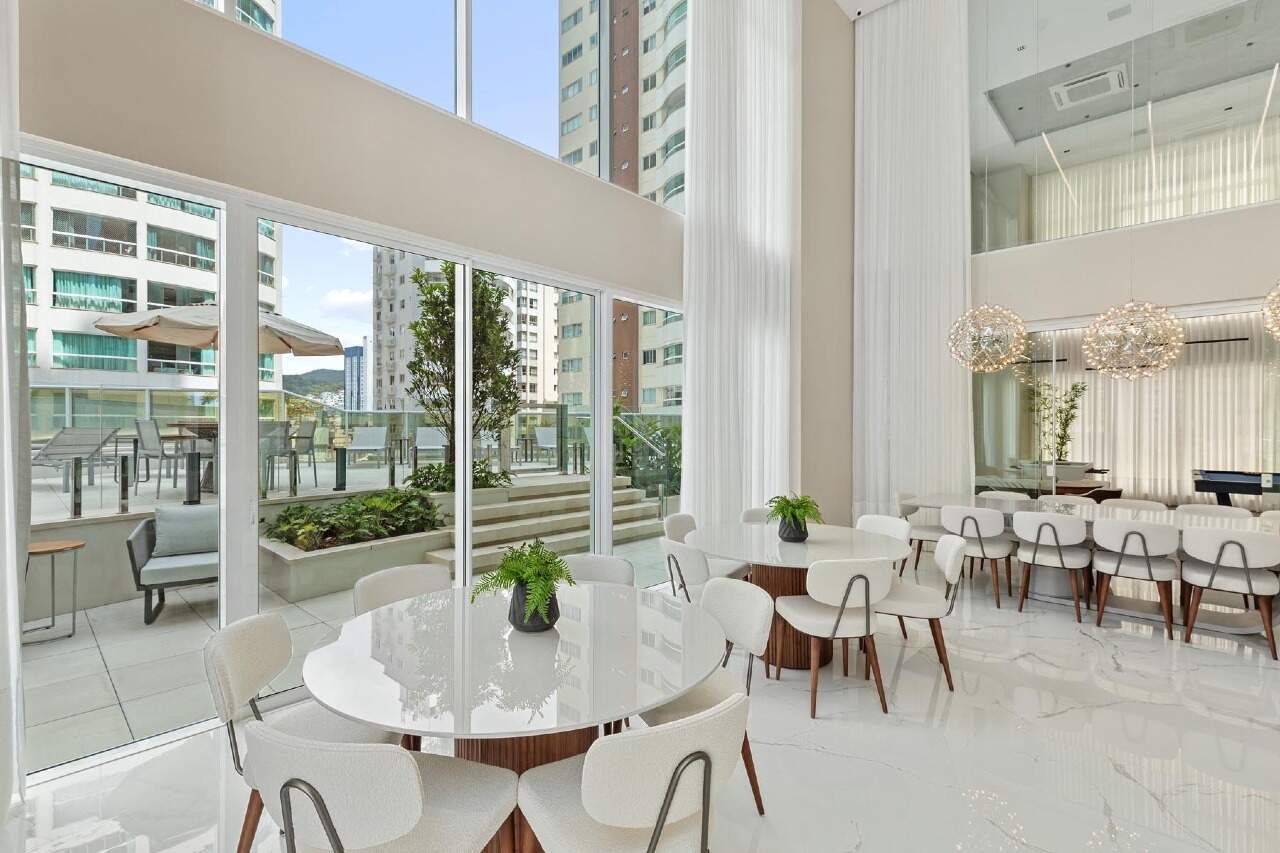 Foto do imóvel Apartamento Vista Mar com 3 suítes no Edifício Skyline Tower na Barra Norte em Balneário Camboriú