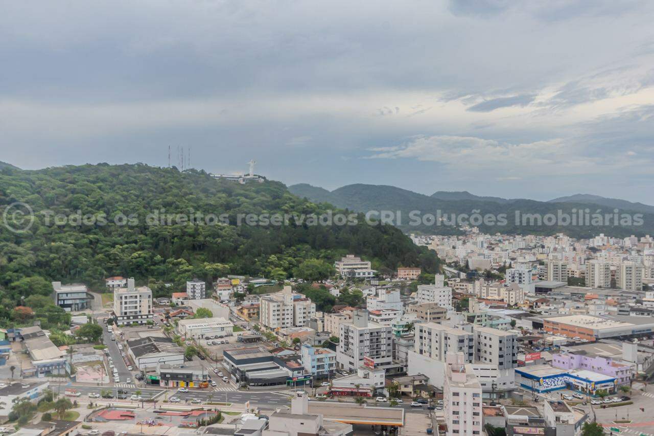 Foto do imóvel Apartamento com 03 suítes á venda no Edifício Home Square no Centro em Balneário Camboriú