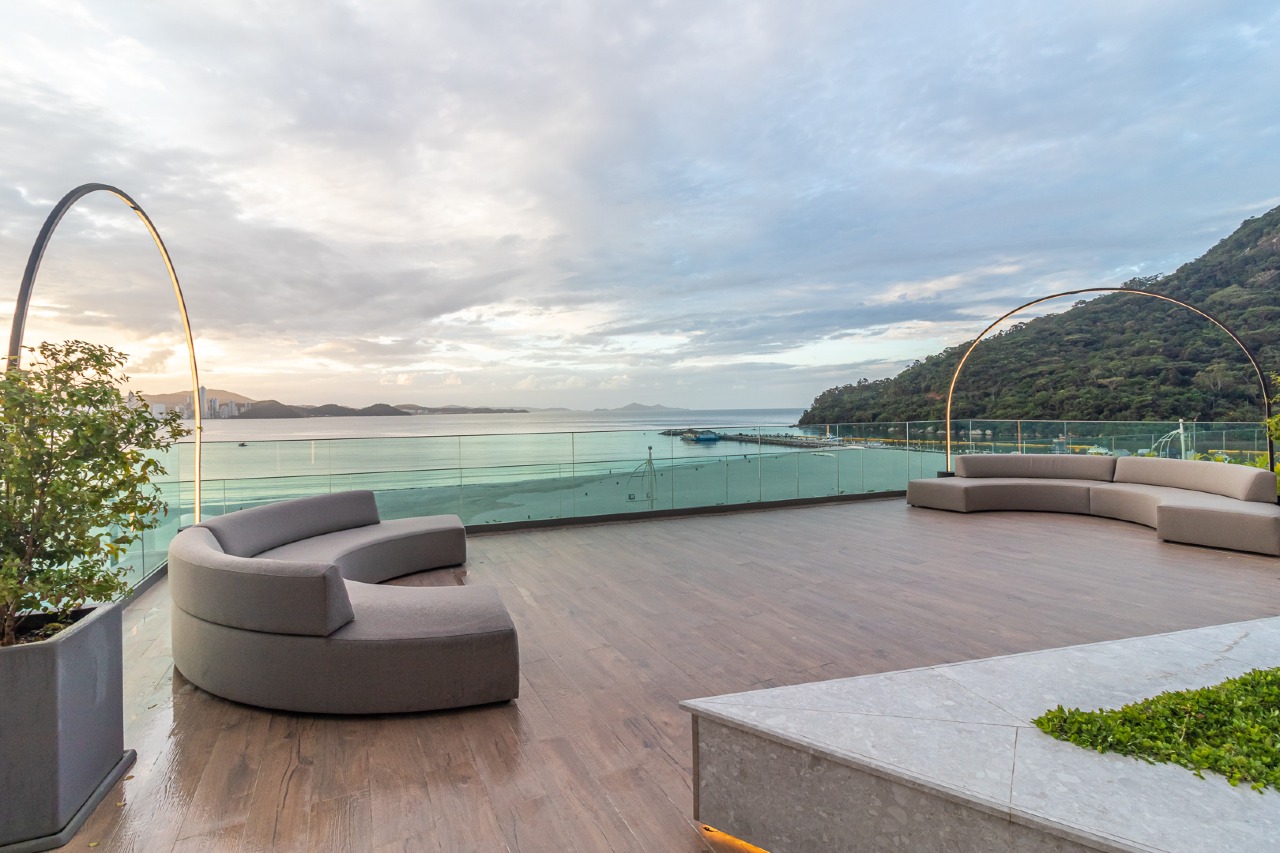 Foto do imóvel Apartamento 4 Suítes à Venda no Edifício Pharos – Beira-Mar, Balneário Camboriú