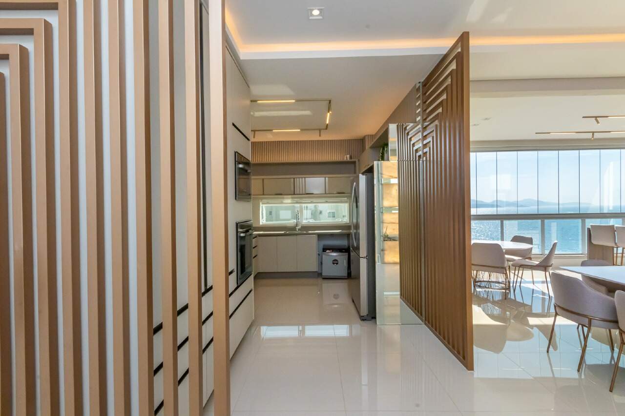 Foto do imóvel Apartamento a venda no Edificio Cambirela com 04 Quartos sendo 04 Suites em Itapema Meia Praia