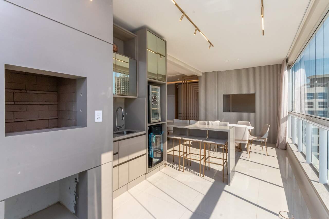 Foto do imóvel Apartamento a venda no Edificio Cambirela com 04 Quartos sendo 04 Suites em Itapema Meia Praia