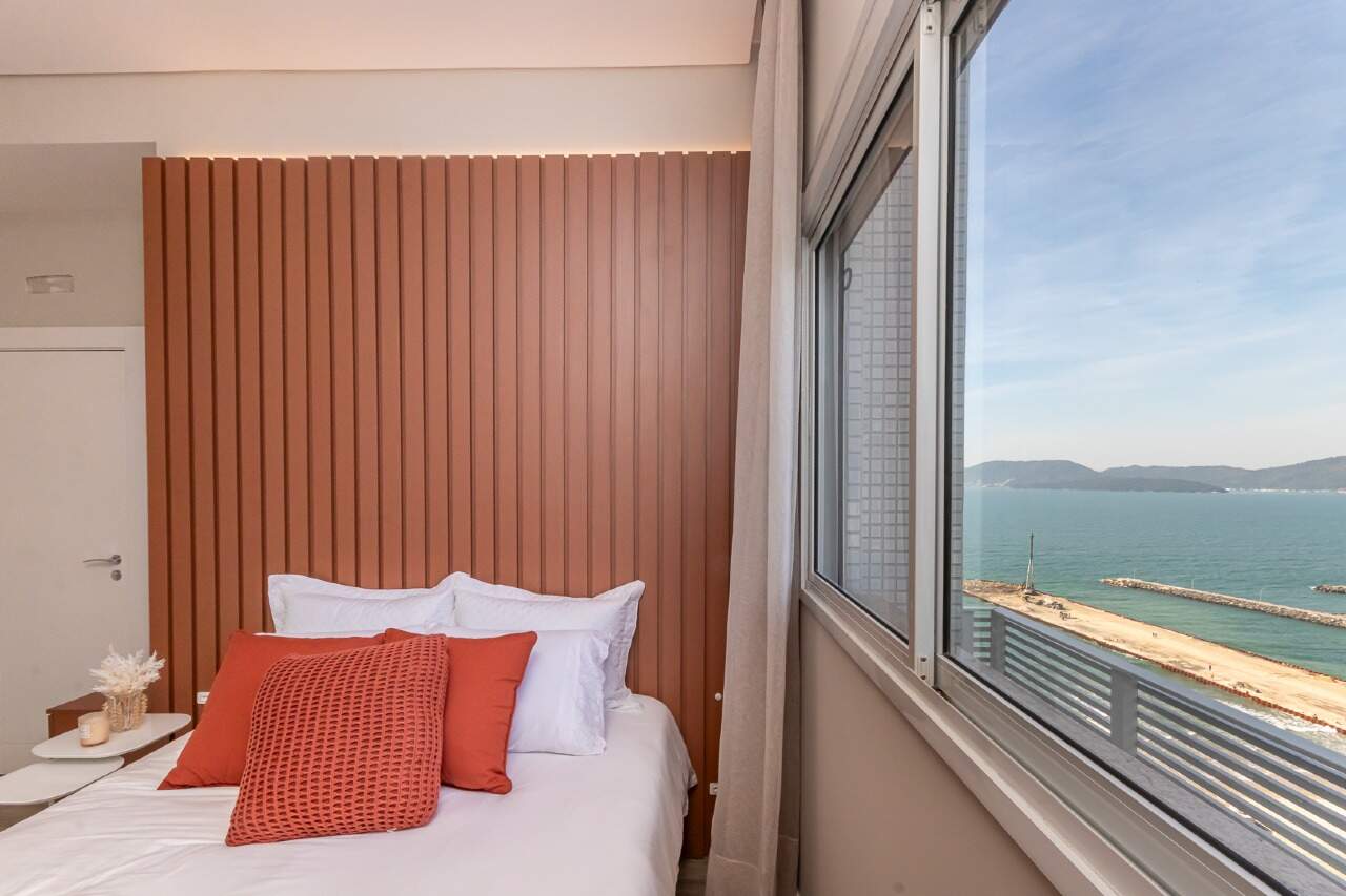 Foto do imóvel Apartamento a venda no Edificio Cambirela com 04 Quartos sendo 04 Suites em Itapema Meia Praia