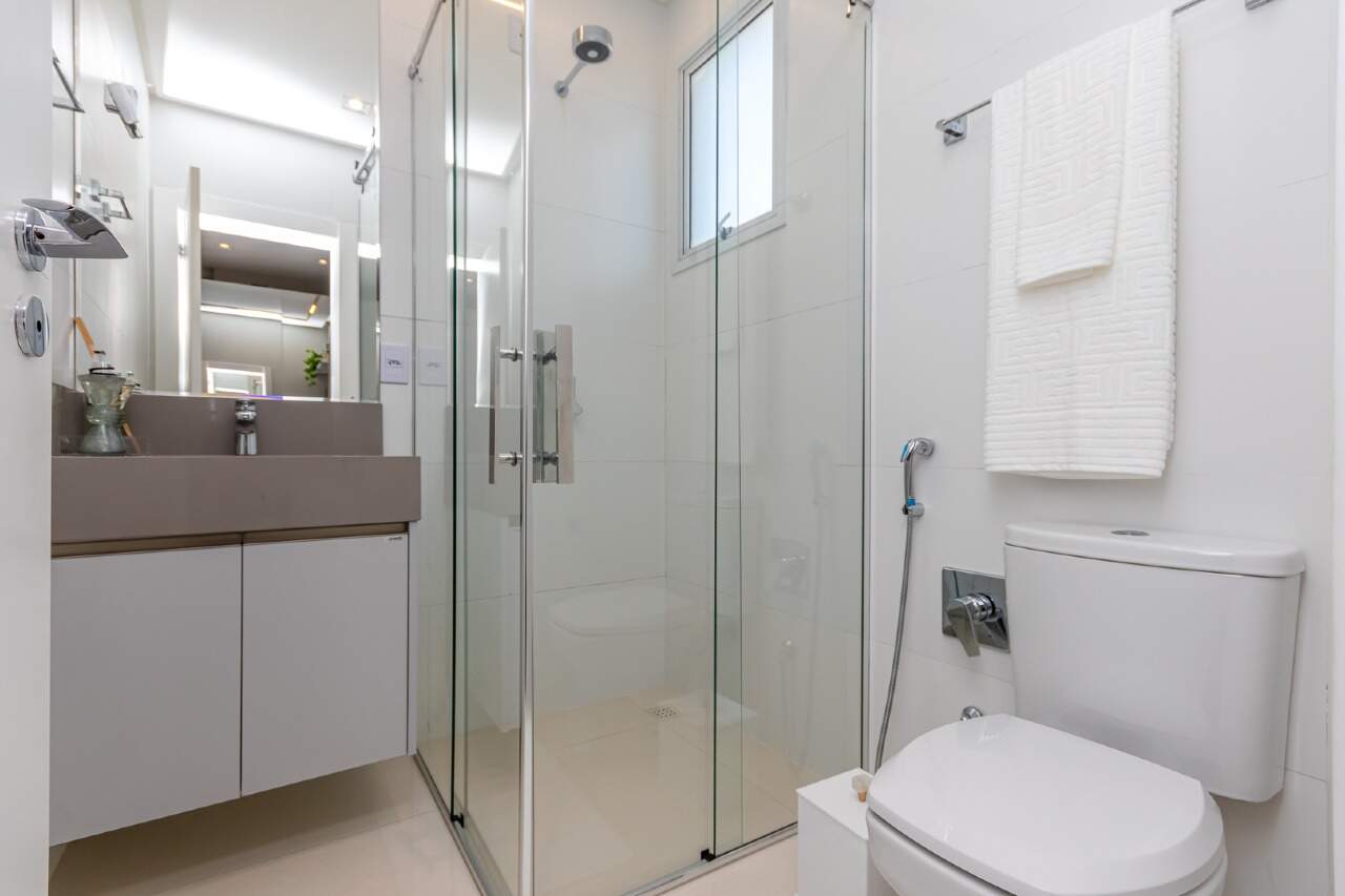 Foto do imóvel Apartamento a venda no Edificio Cambirela com 04 Quartos sendo 04 Suites em Itapema Meia Praia