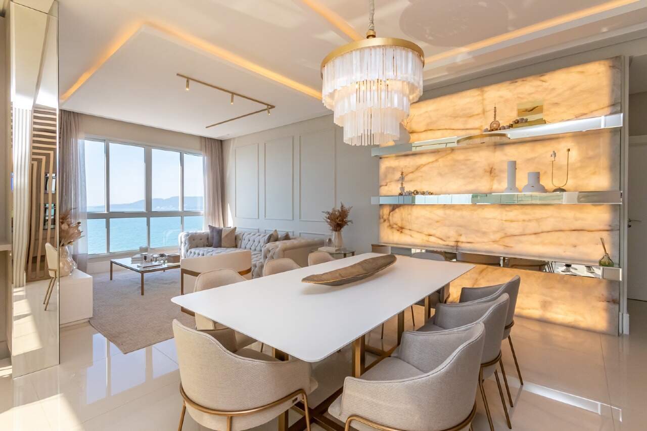 Foto do imóvel Apartamento a venda no Edificio Cambirela com 04 Quartos sendo 04 Suites em Itapema Meia Praia