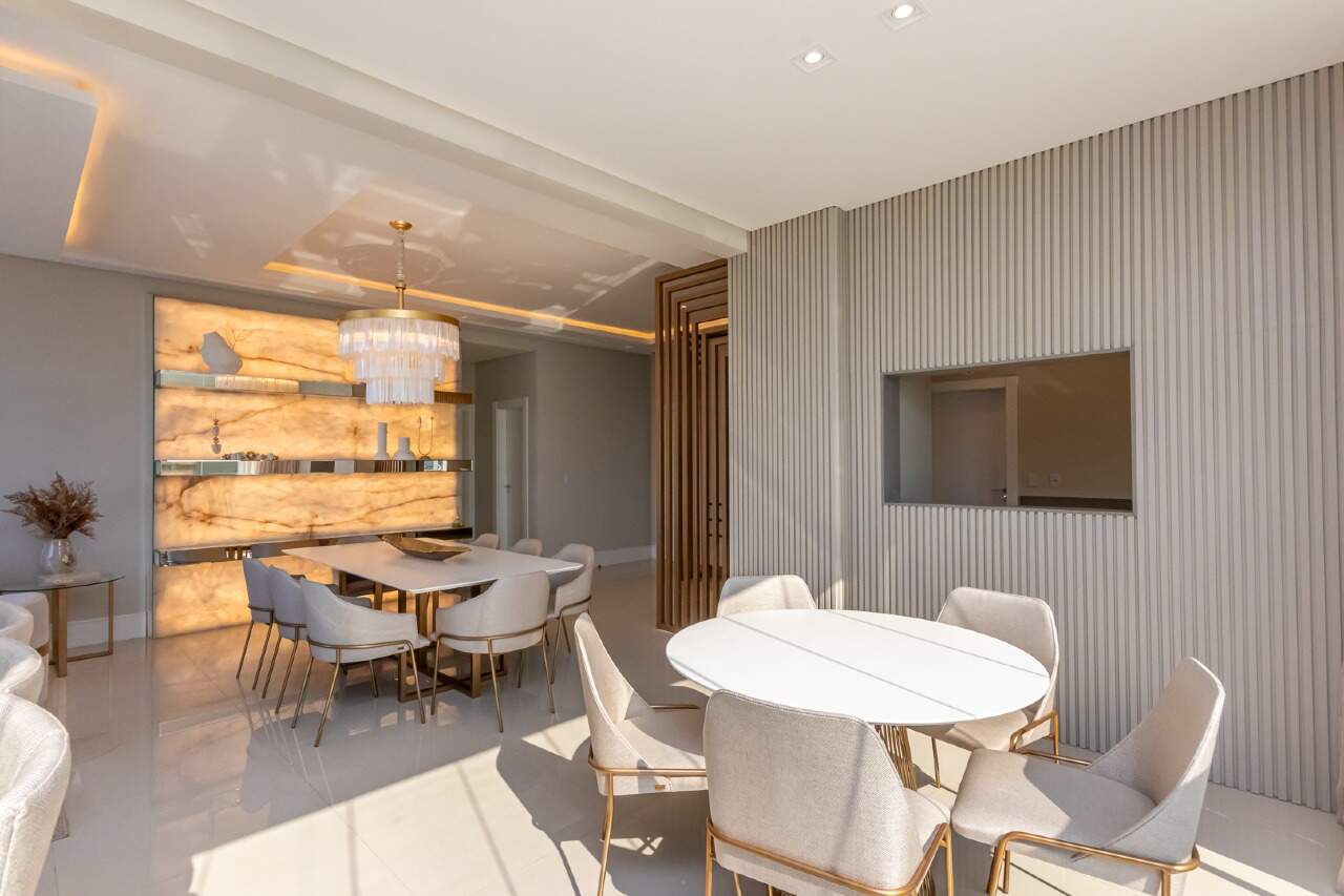 Foto do imóvel Apartamento a venda no Edificio Cambirela com 04 Quartos sendo 04 Suites em Itapema Meia Praia