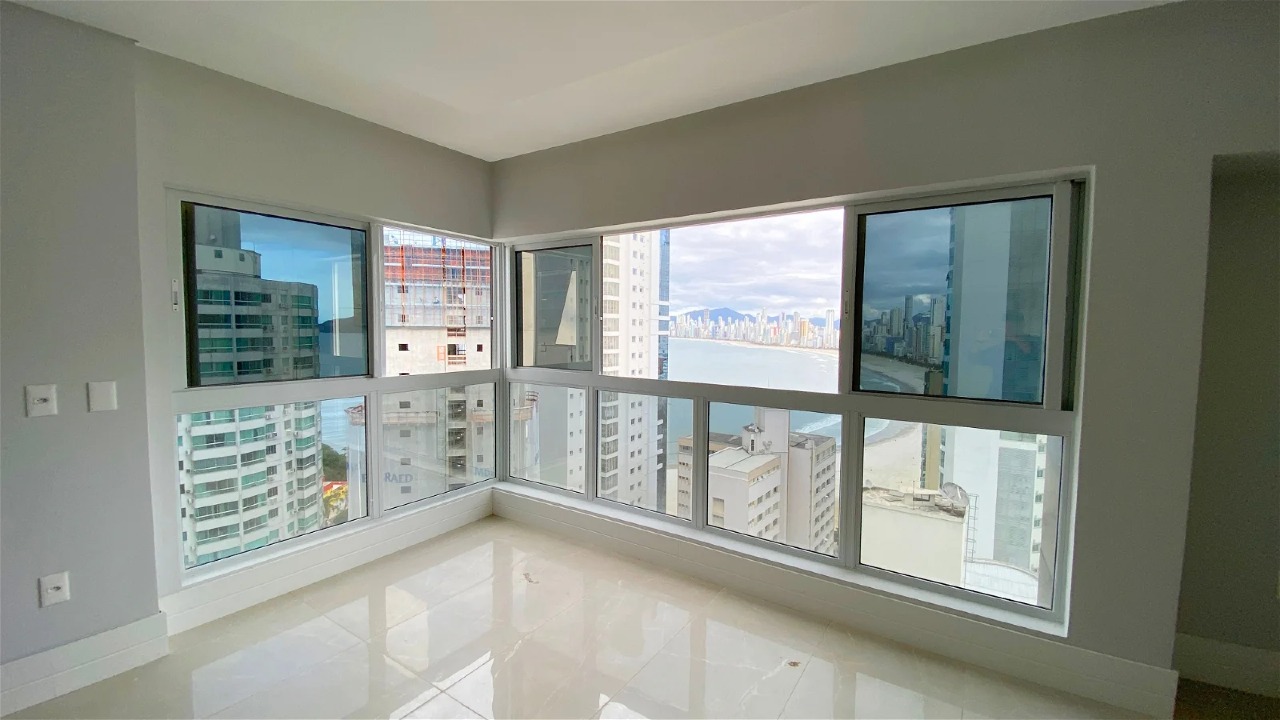 Apartamento com 3 suítes no Residencial Barra Garden no Pioneiros em Balneário Camboriú