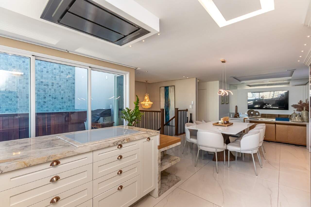 Foto do imóvel Cobertura Mobiliada com 03 Suítes no Edíficio Porto di Bari em Balneário Camboriú