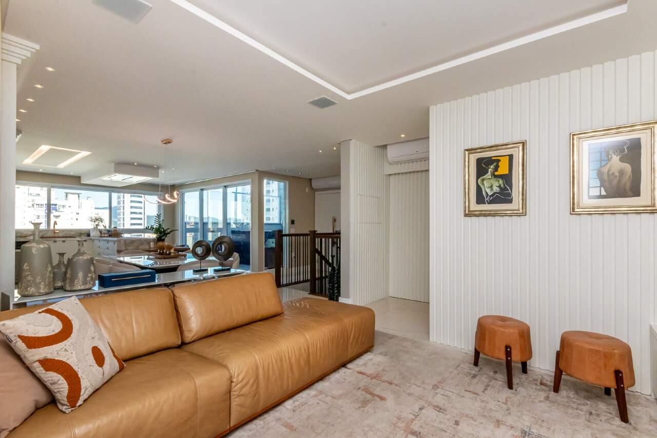 Foto do imóvel Cobertura Mobiliada com 03 Suítes no Edíficio Porto di Bari em Balneário Camboriú