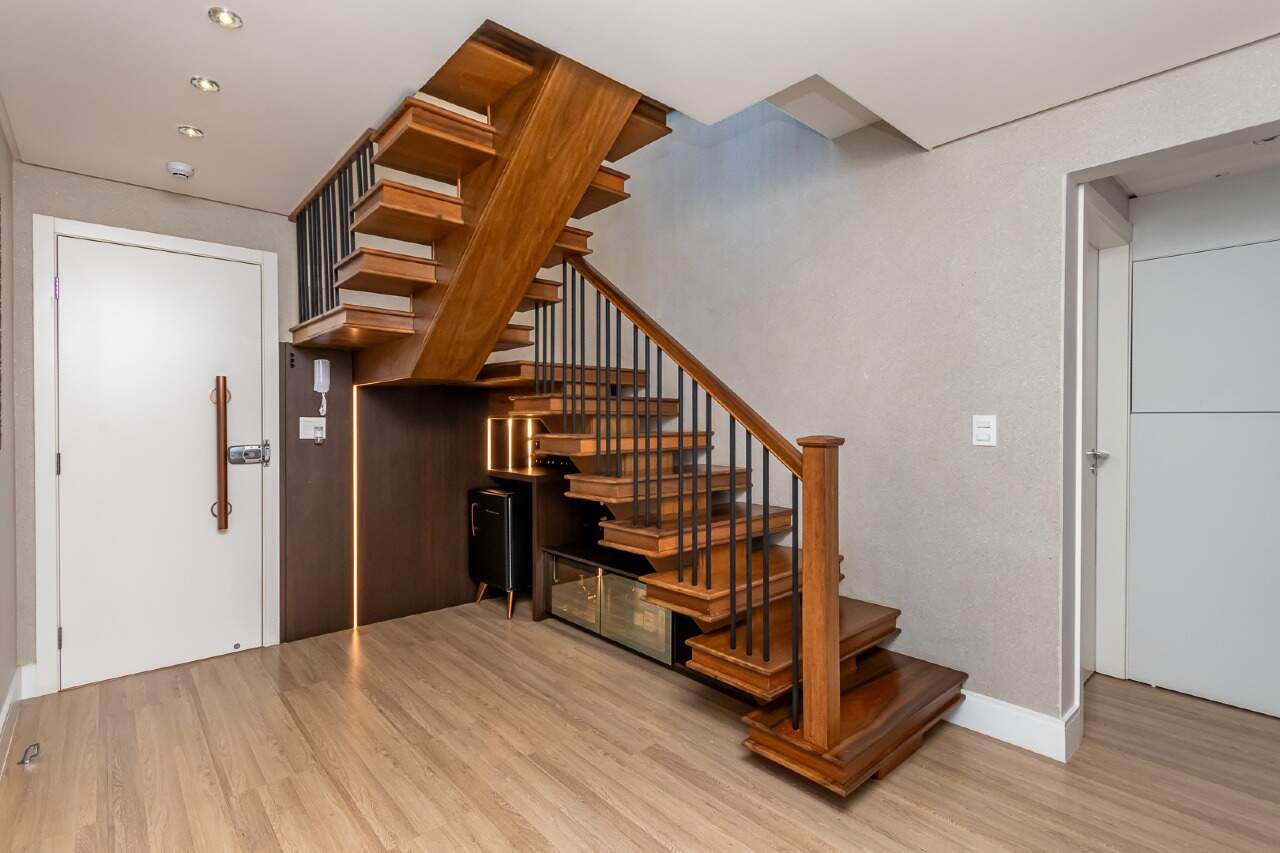 Foto do imóvel Cobertura Mobiliada com 03 Suítes no Edíficio Porto di Bari em Balneário Camboriú