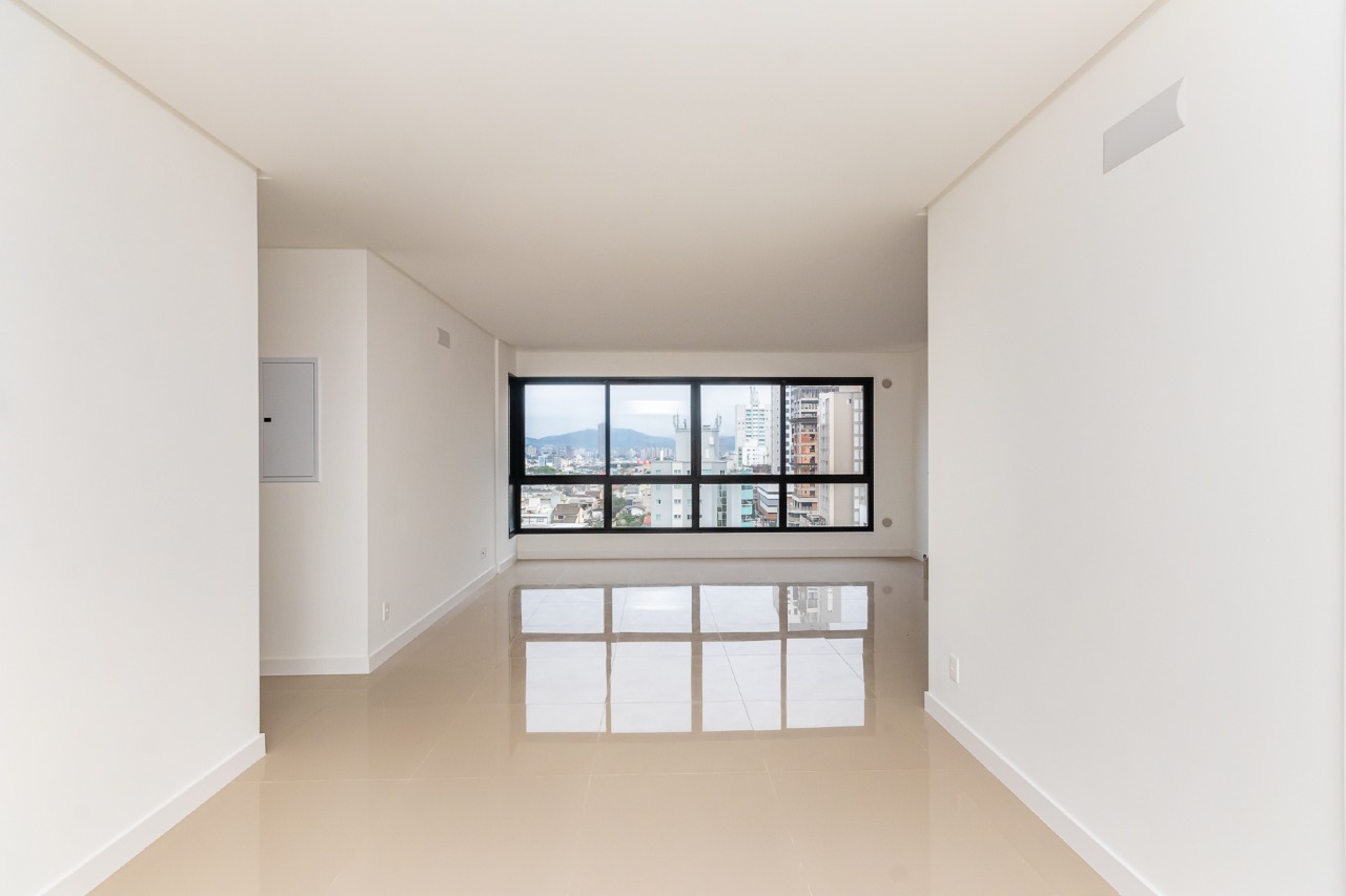 Foto do imóvel Apartamento com 03 suítes á venda no Edifício Porto Rotterdam em Balneário Camboriú