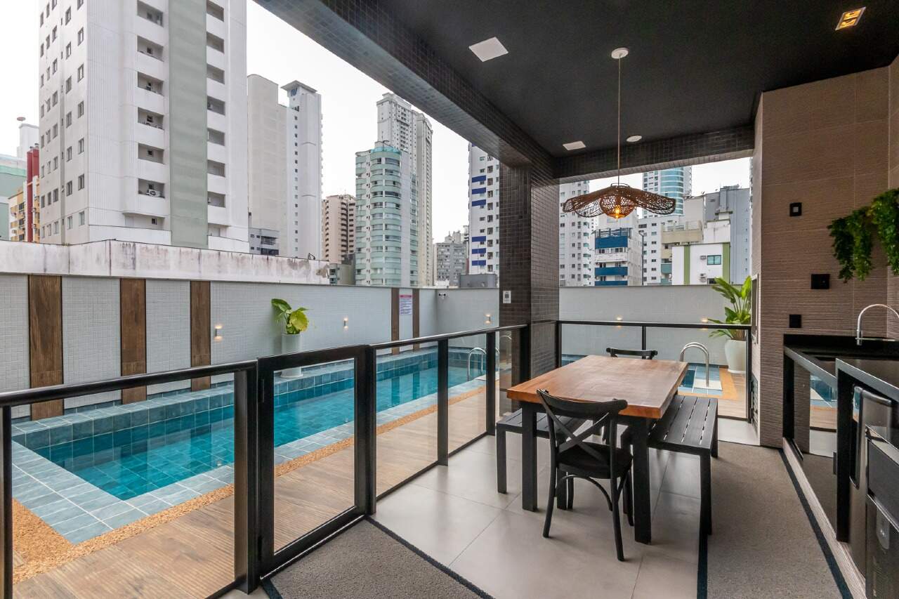 Foto do imóvel Apartamento com 03 suítes á venda no Edifício Porto Rotterdam em Balneário Camboriú
