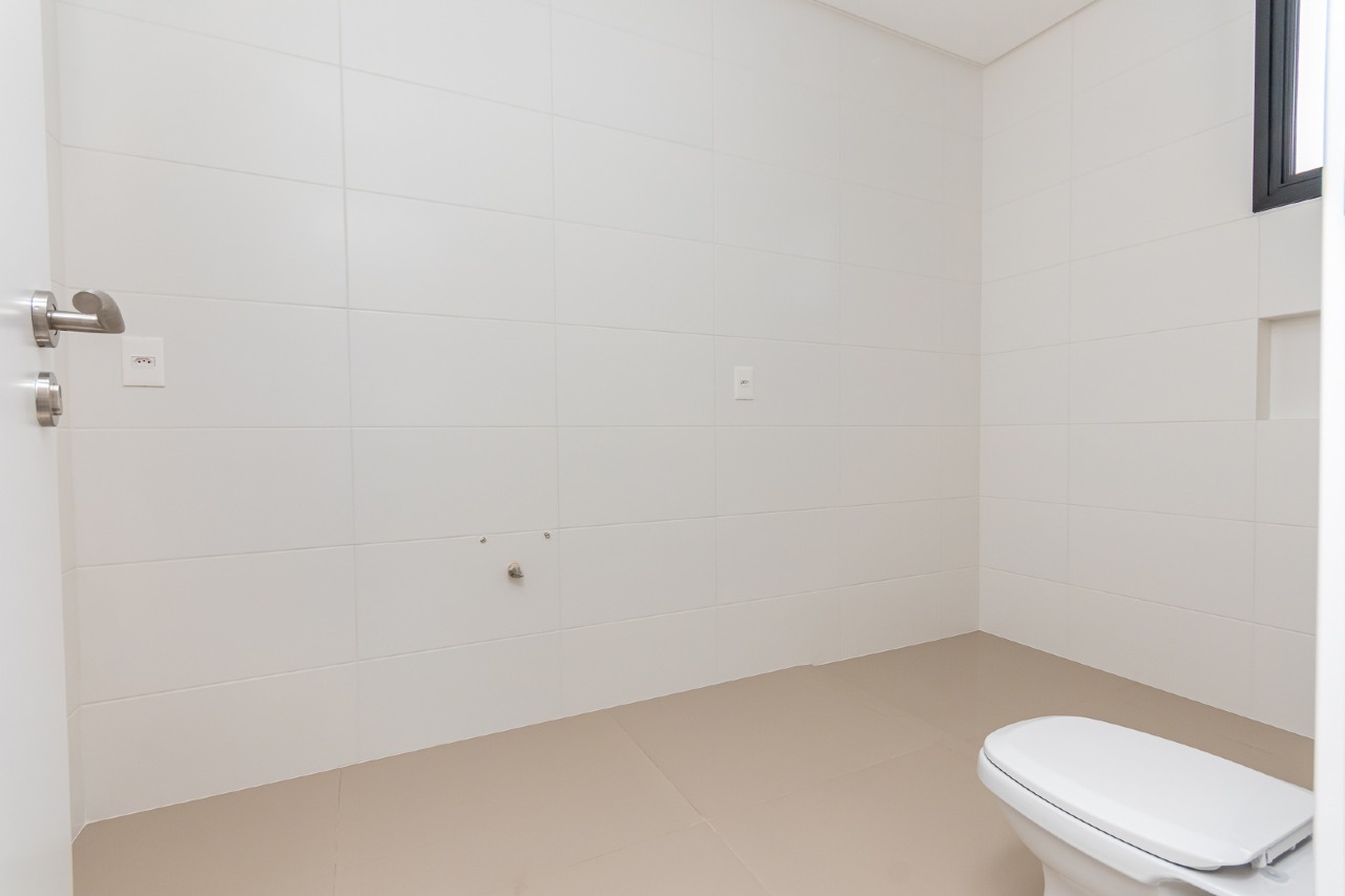 Foto do imóvel Apartamento com 03 suítes á venda no Edifício Porto Rotterdam em Balneário Camboriú