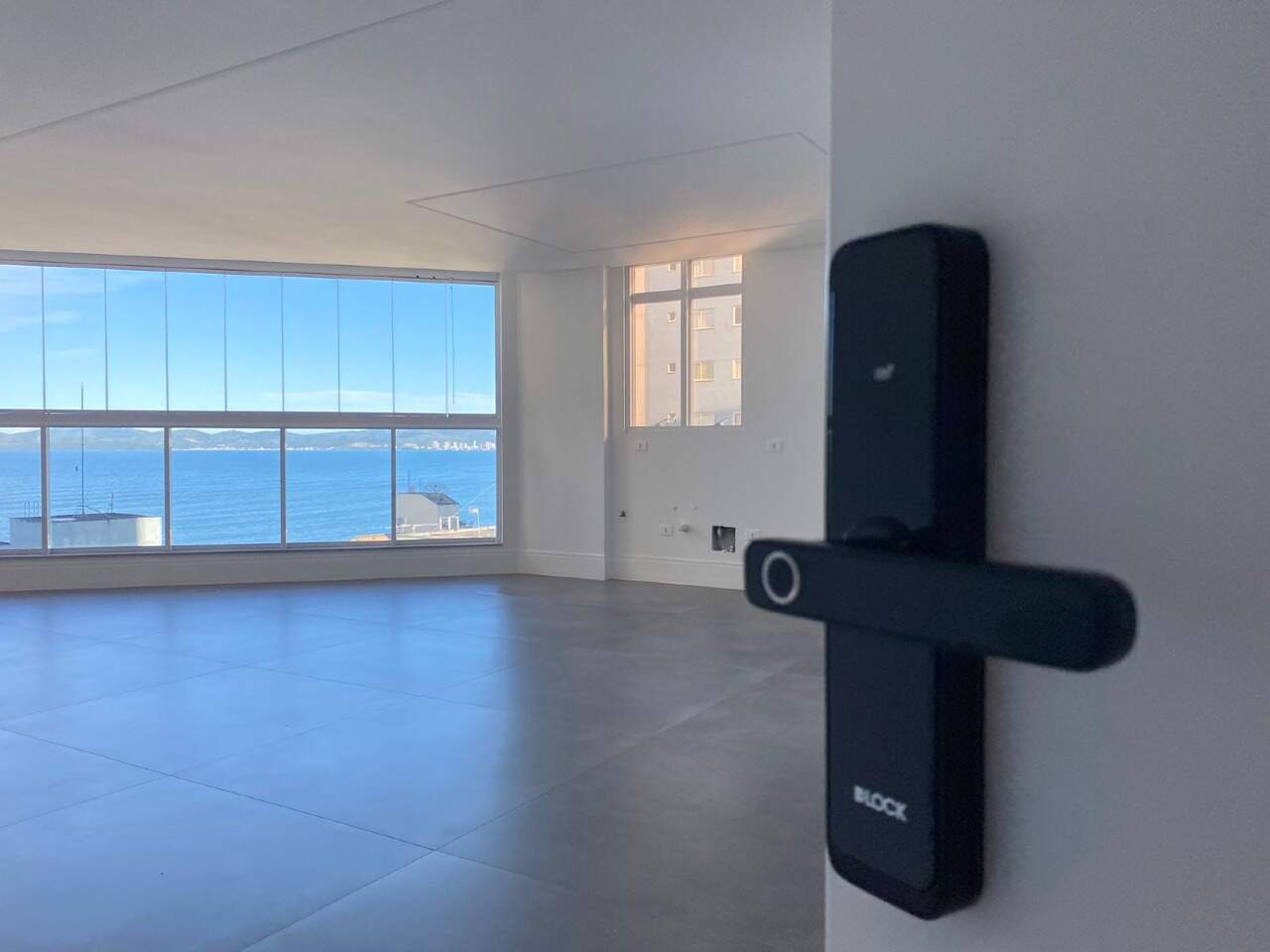 Apartamento 3 suítes Edifício Green Coast Meia Praia Itapema