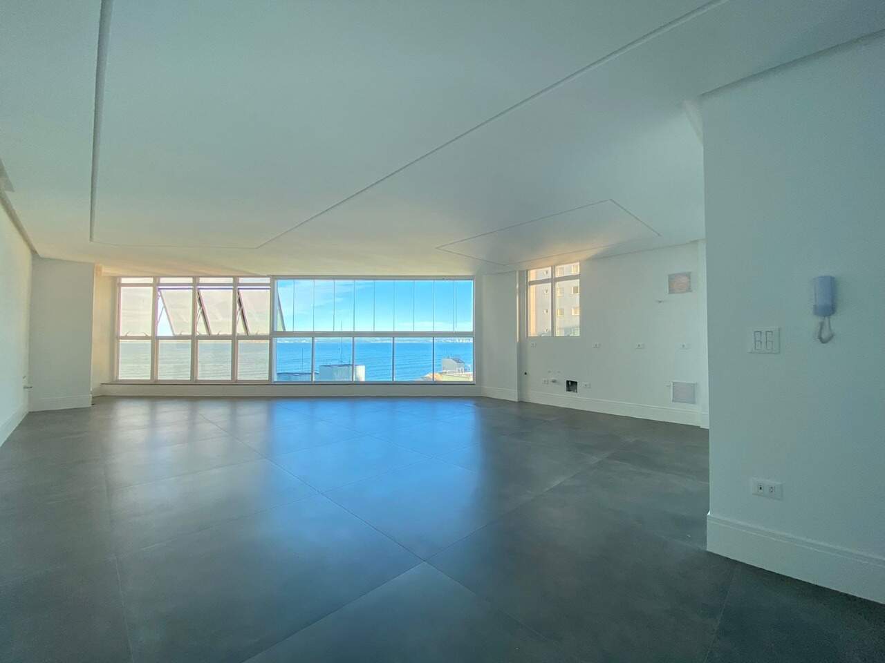 Foto do imóvel Apartamento com 03 Suítes no Edifício Green Coast na Meia Praia em Itapema