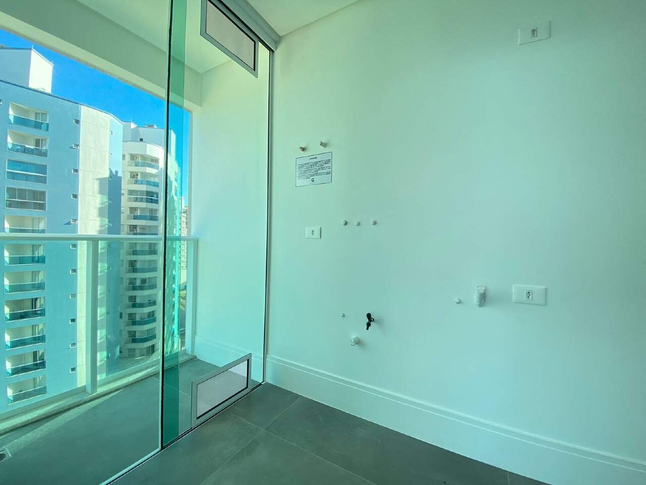 Foto do imóvel Apartamento com 03 Suítes no Edifício Green Coast na Meia Praia em Itapema