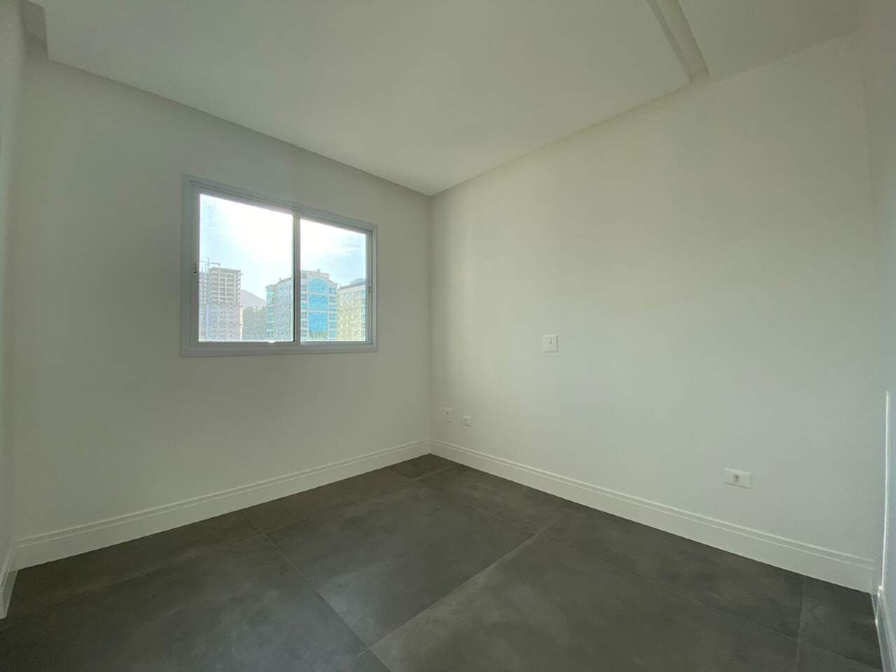 Foto do imóvel Apartamento com 03 Suítes no Edifício Green Coast na Meia Praia em Itapema