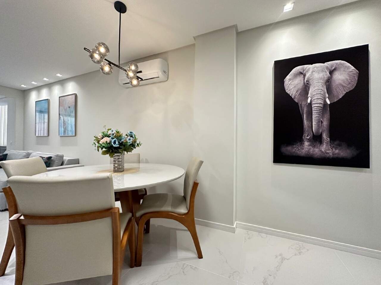 Foto do imóvel Apartamento 02 dormitórios frente mar no Centro de Itapema