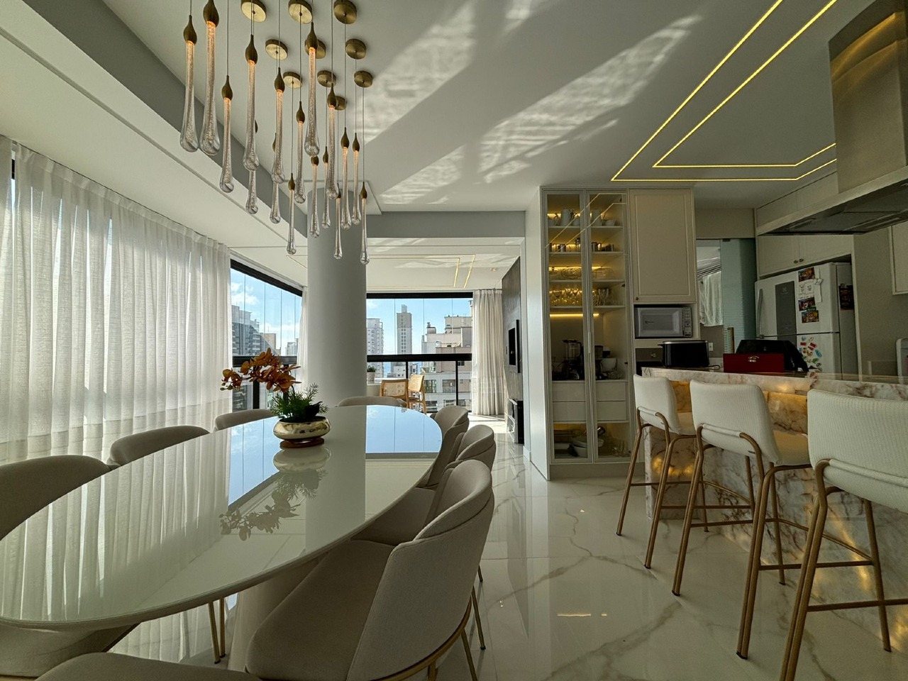 Foto do imóvel Apartamento a venda no Edificio Sunsky Tower com 04 quartos sendo 04 suites em Itapema Meia Praia