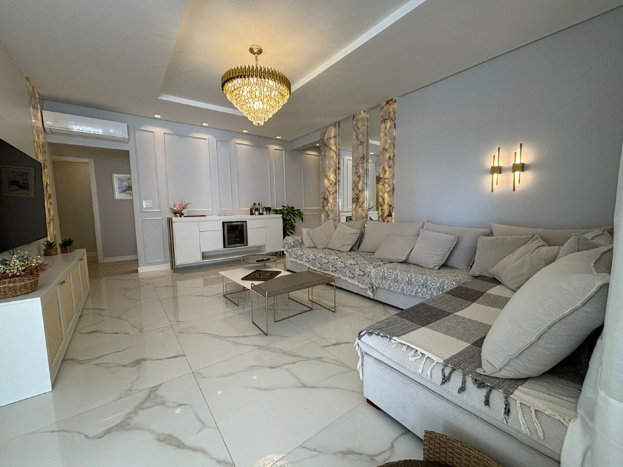 Foto do imóvel Apartamento a venda no Edificio Sunsky Tower com 04 quartos sendo 04 suites em Itapema Meia Praia