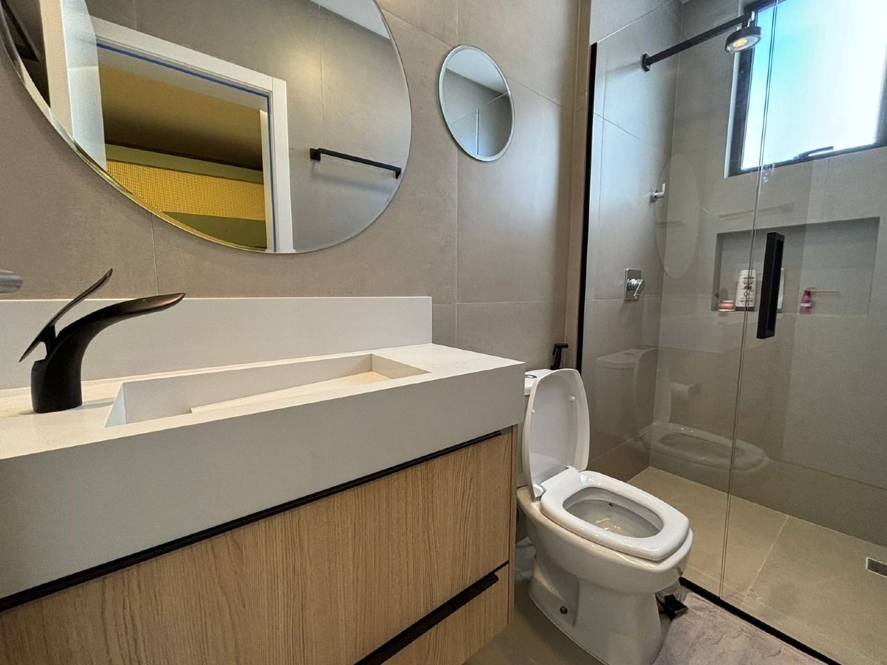 Foto do imóvel Apartamento a venda no Edificio Sunsky Tower com 04 quartos sendo 04 suites em Itapema Meia Praia