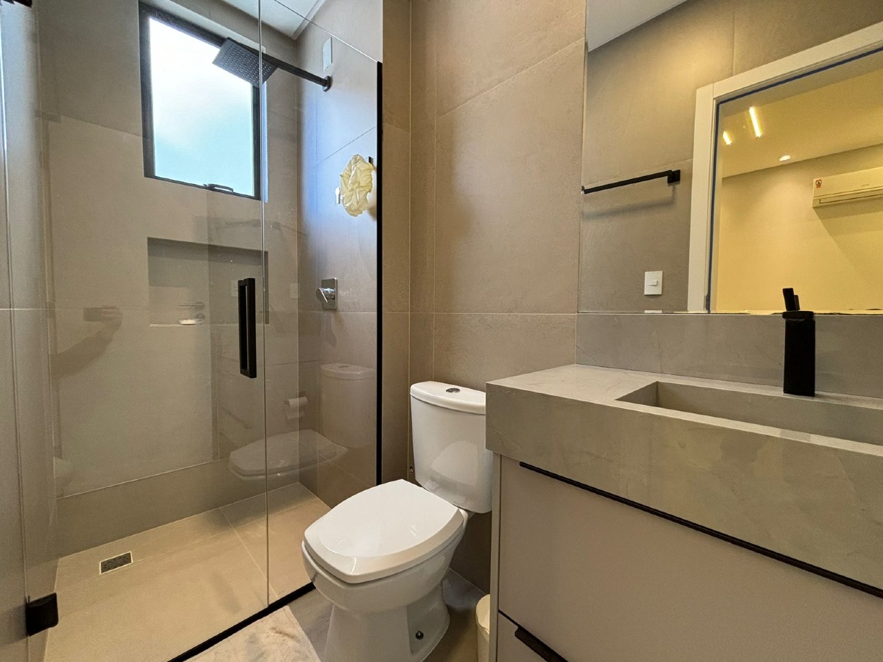 Foto do imóvel Apartamento a venda no Edificio Sunsky Tower com 04 quartos sendo 04 suites em Itapema Meia Praia