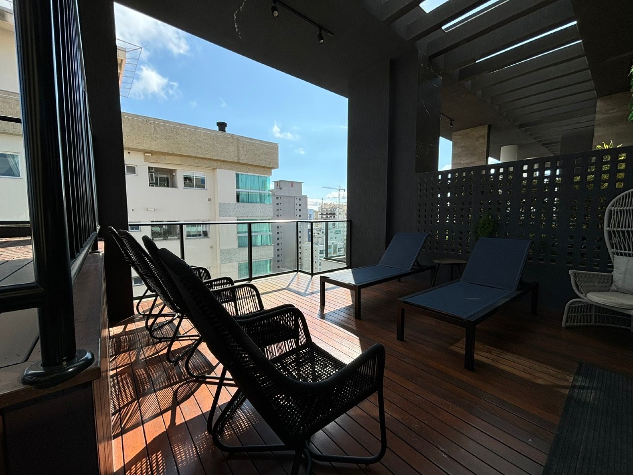 Foto do imóvel Apartamento a venda no Edificio Sunsky Tower com 04 quartos sendo 04 suites em Itapema Meia Praia