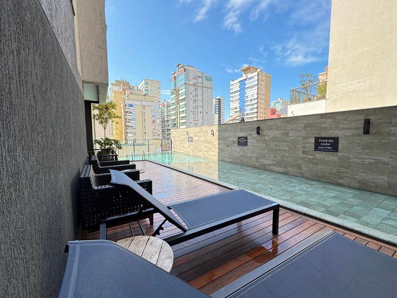 Foto do imóvel Apartamento a venda no Edificio Sunsky Tower com 04 quartos sendo 04 suites em Itapema Meia Praia