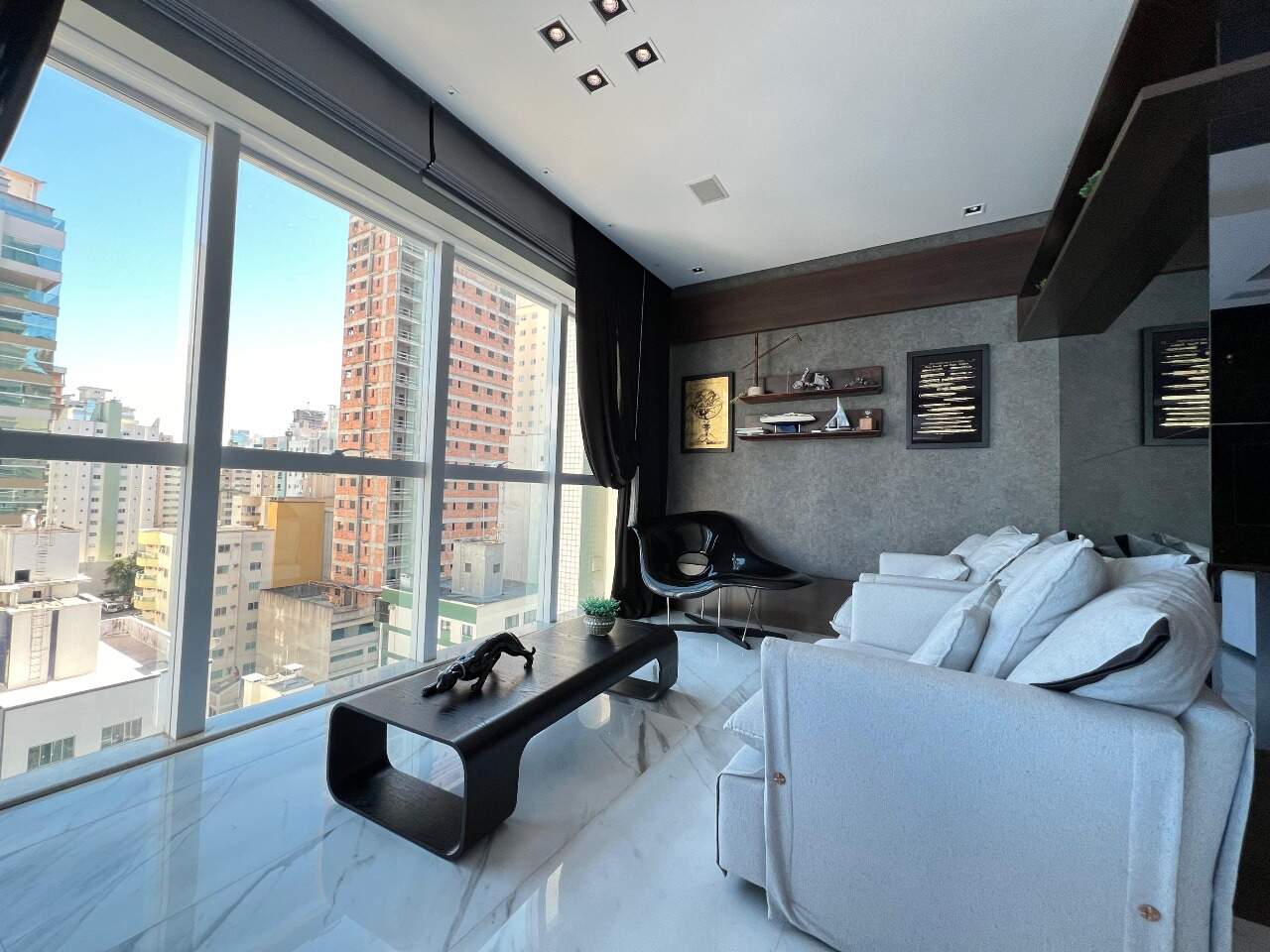 Foto do imóvel Apartamento de 4 Suítes no La Lumiére Meia Praia Itapema