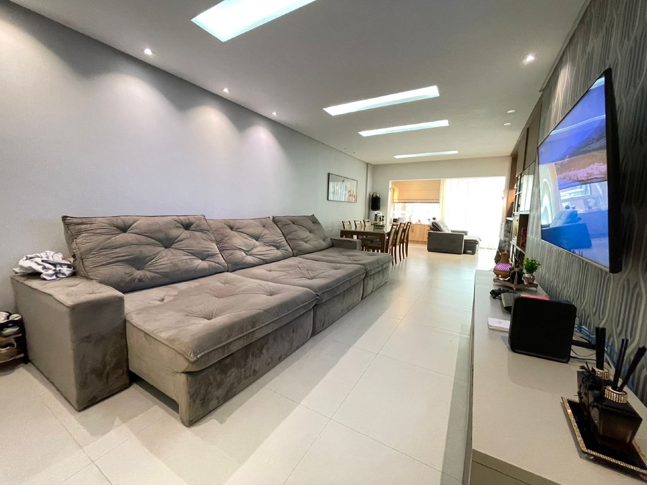 Foto do imóvel Apartamento Mobiliado com 3 Suítes no Edifício Isis Dellagnelo em Meia Praia