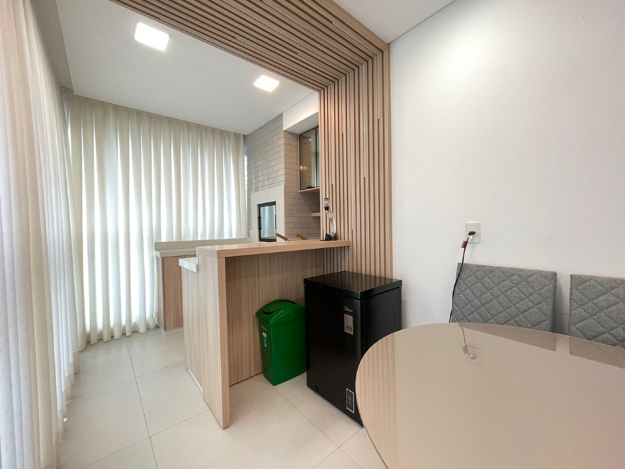 Foto do imóvel Apartamento Mobiliado com 3 Suítes no Edifício Isis Dellagnelo em Meia Praia