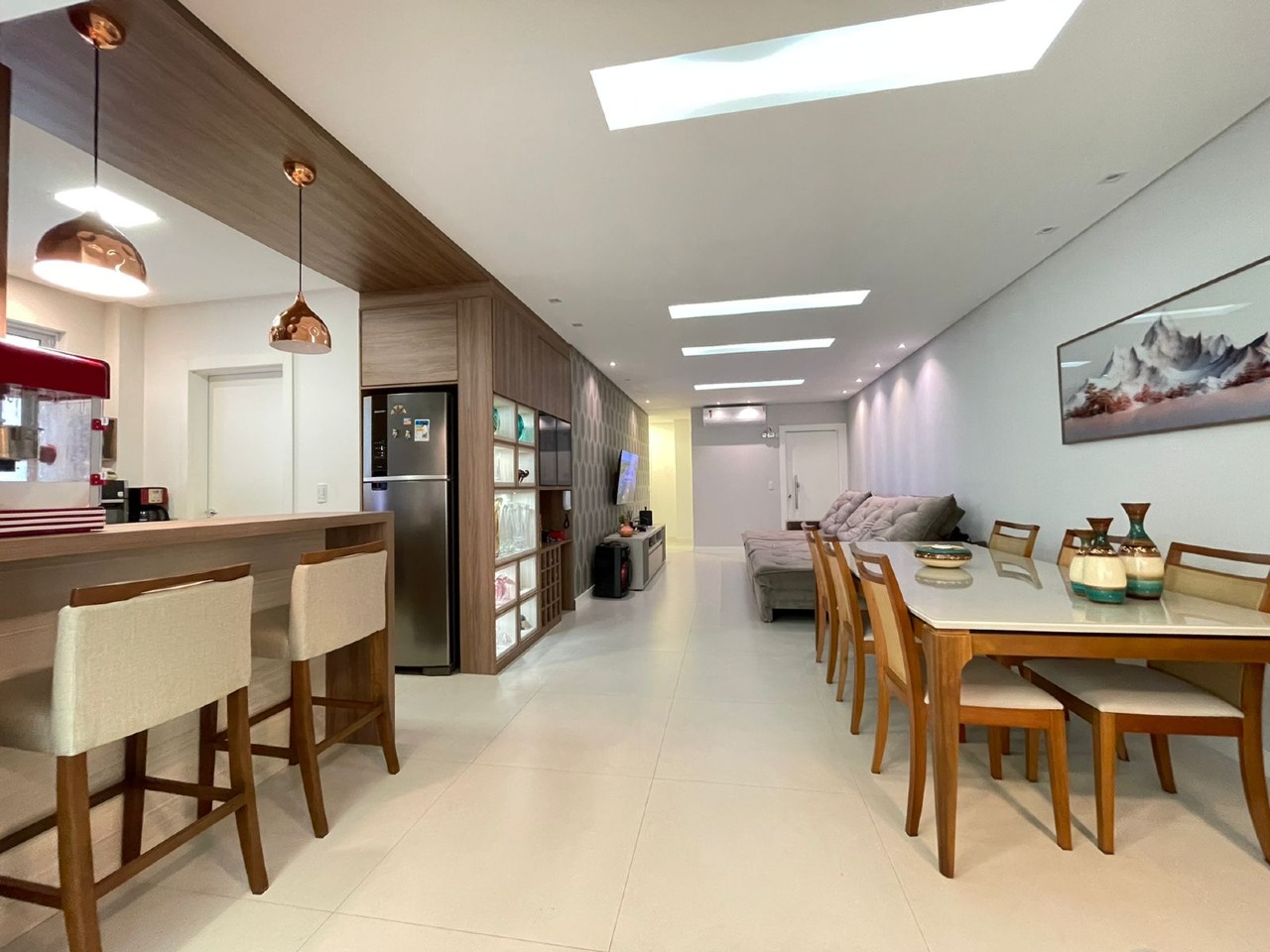 Foto do imóvel Apartamento Mobiliado com 3 Suítes no Edifício Isis Dellagnelo em Meia Praia