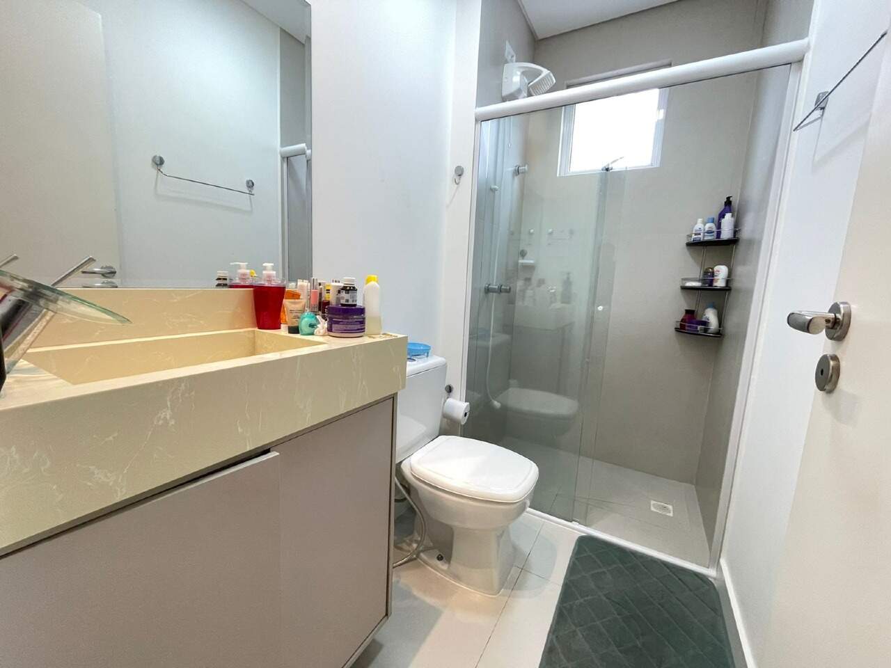Foto do imóvel Apartamento Mobiliado com 3 Suítes no Edifício Isis Dellagnelo em Meia Praia
