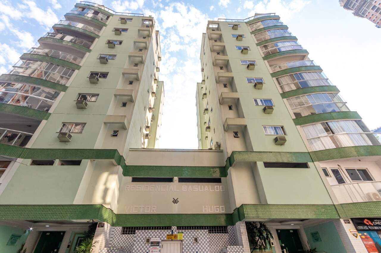 Foto do imóvel Apartamento mobiliado no Centro de Balneário Camboriú – 86m², 3 dormitórios e 2 vagas