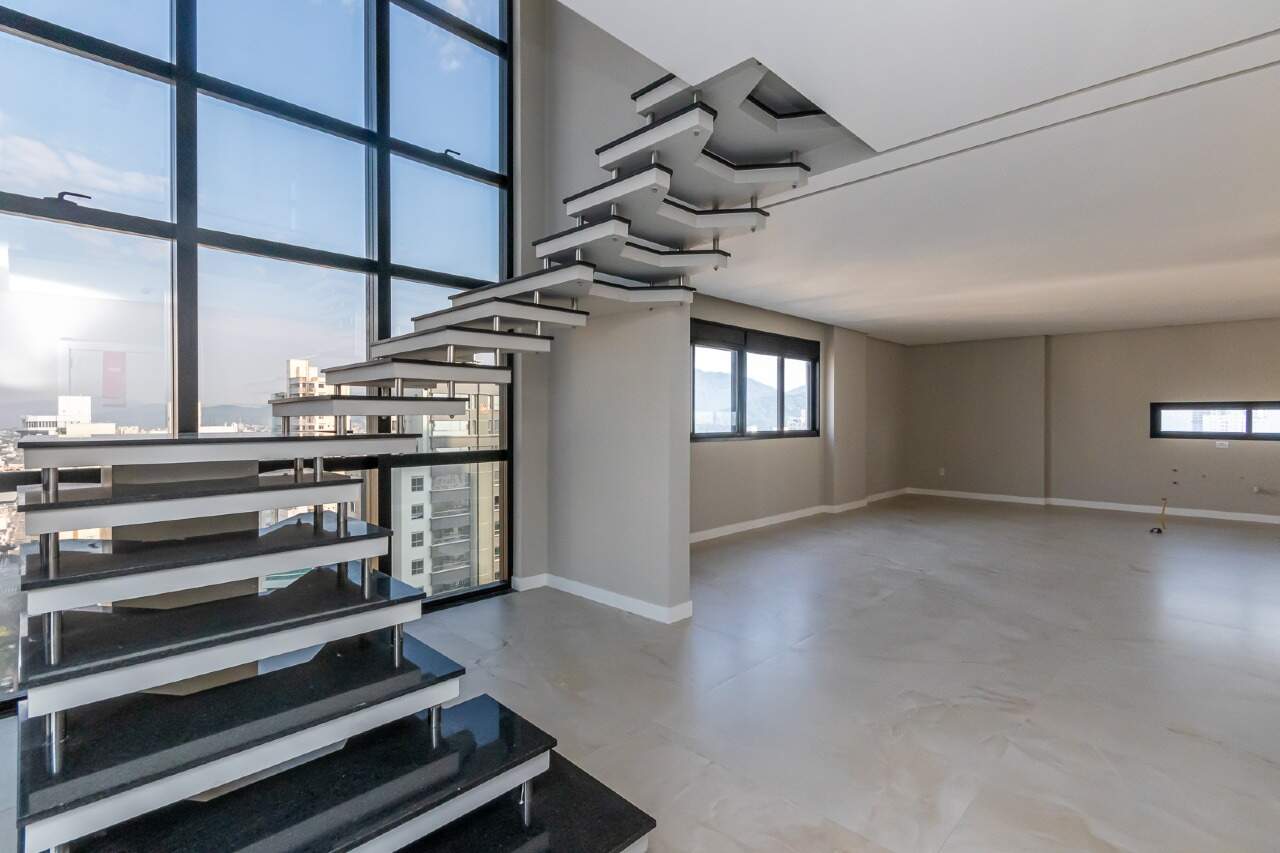 Foto do imóvel Cobertura Duplex Mobiliado com 03 suítes á venda no Edifício Bonne Vie em Balneário Camboriú