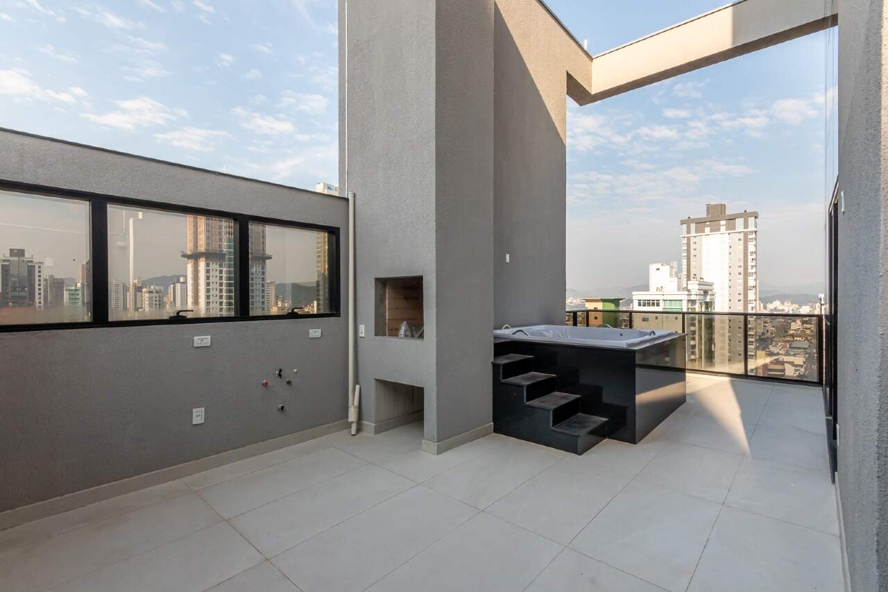 Foto do imóvel Cobertura Duplex Mobiliado com 03 suítes á venda no Edifício Bonne Vie em Balneário Camboriú