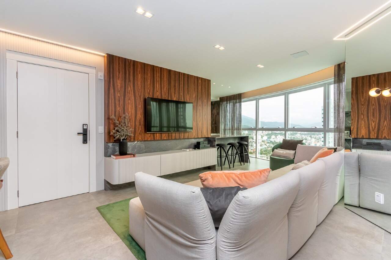 Apartamento à venda com 3 suítes no Magnifique Tower no Centro de Balneário Camboriú