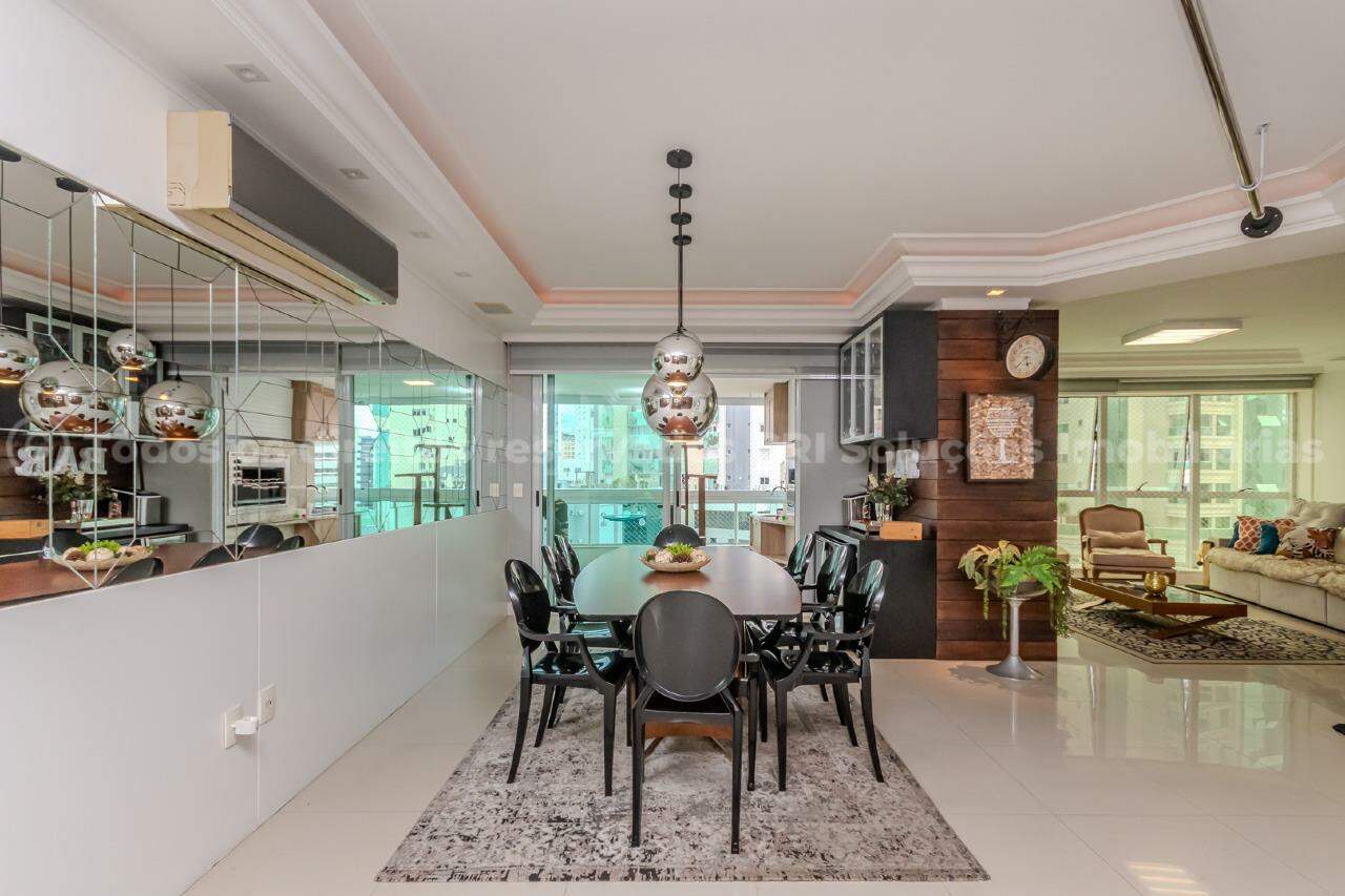Foto do imóvel Apartamento Mobiliado com 03 suítes á venda no Edifício Alexandria em Balneário Camboriú