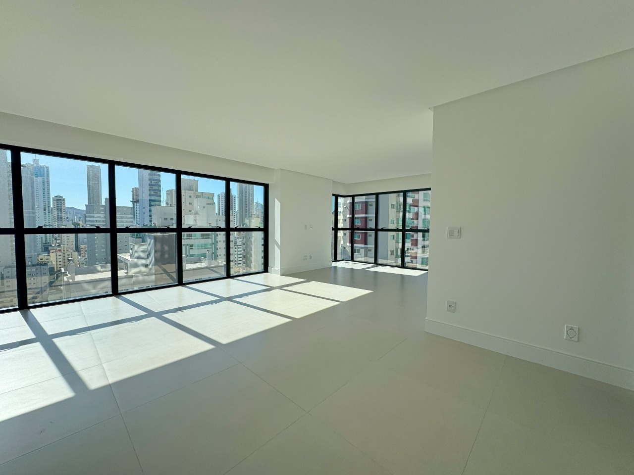 Foto do imóvel Apartamento com 04 suítes no Edifício Rooftop em Balneário Camboriú