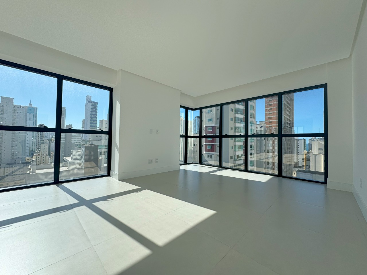 Foto do imóvel Apartamento com 04 suítes no Edifício Rooftop em Balneário Camboriú