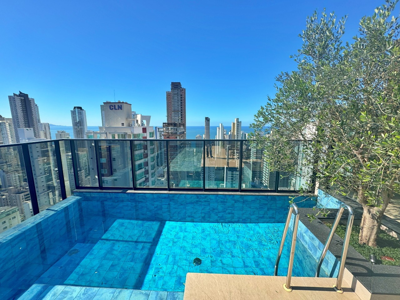 Foto do imóvel Apartamento com 04 suítes no Edifício Rooftop em Balneário Camboriú